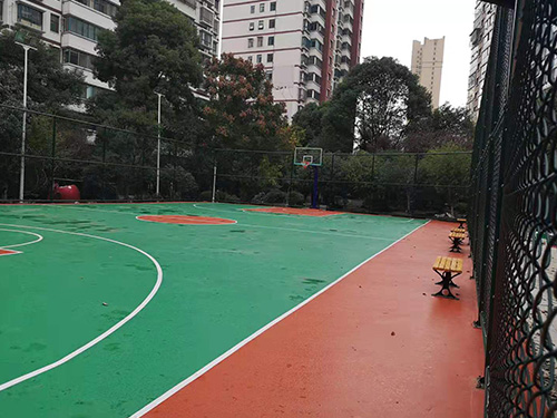 常德市武陵區(qū)國源小區(qū)塑膠籃球場，硅PU球場，籃球架安裝 體育器材，體育設(shè)施